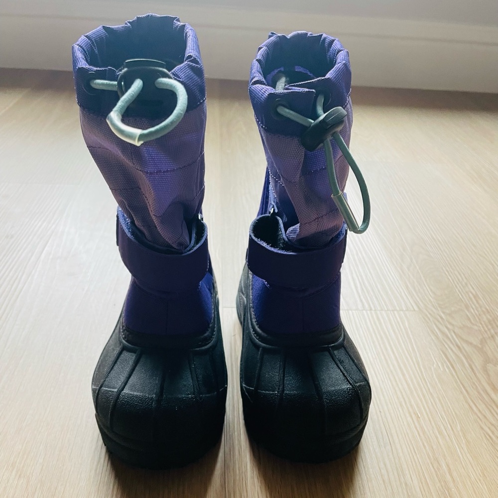 Columbia kids snow boots size 10